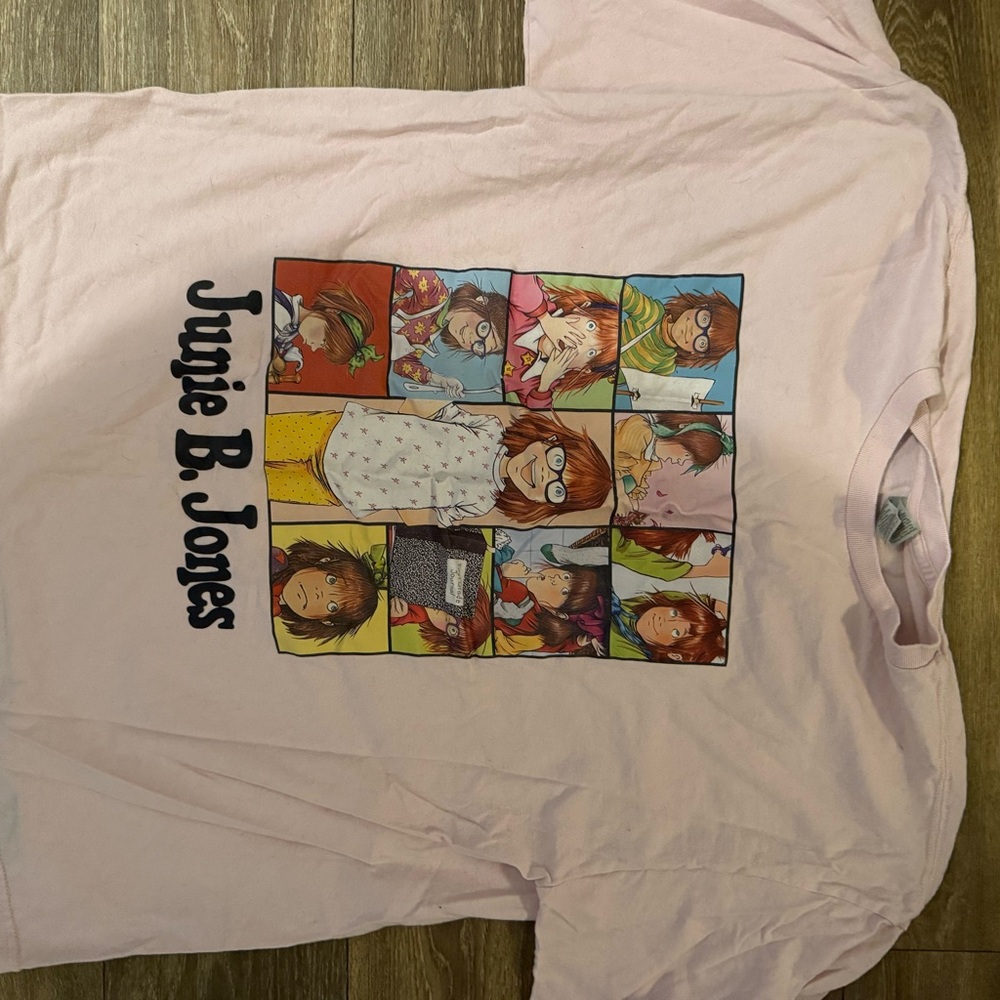 Gildan Junie B. Jones Graphic Tee - Light Pink